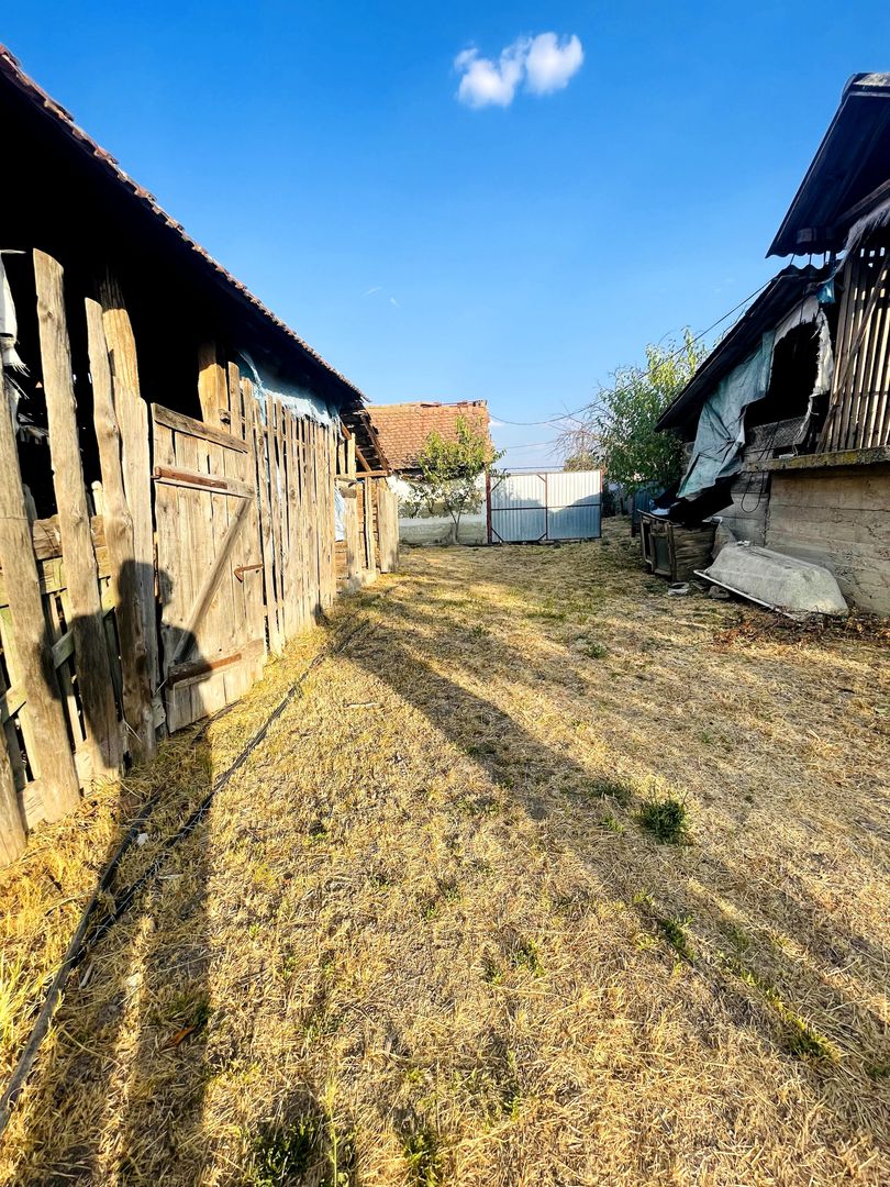 Casă + teren generos 1603 mp, poziție centrală – Ianoșda - Poză 9