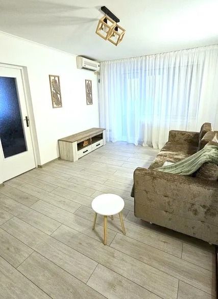 Închiriere ap. 2 camere ultracentral, 53 mp, etaj 7, lift - Poză 2