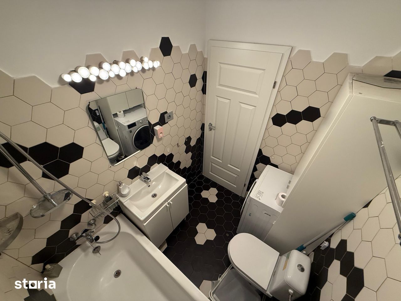 Închiriere Apartament 3 camere, 67,5 mp, etaj 3, bloc 2019, centrală proprie - Poză 13