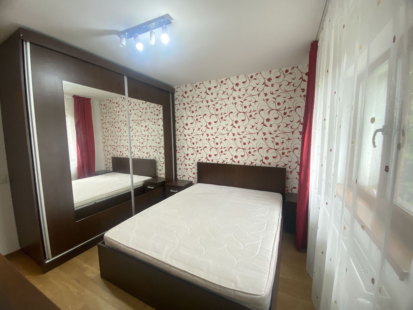Apartament cu 2 camere decomandate/ 50 mp/ cartier Zorilor - Poză 2