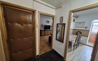 Apartament 3 camere, Decomandat, 69 mp, Zona Cetate - Poză 4