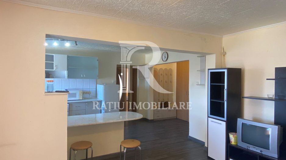 Apartament cu 3 camere de vanzare | Zona Nufarul | Oradea | - Poză 1