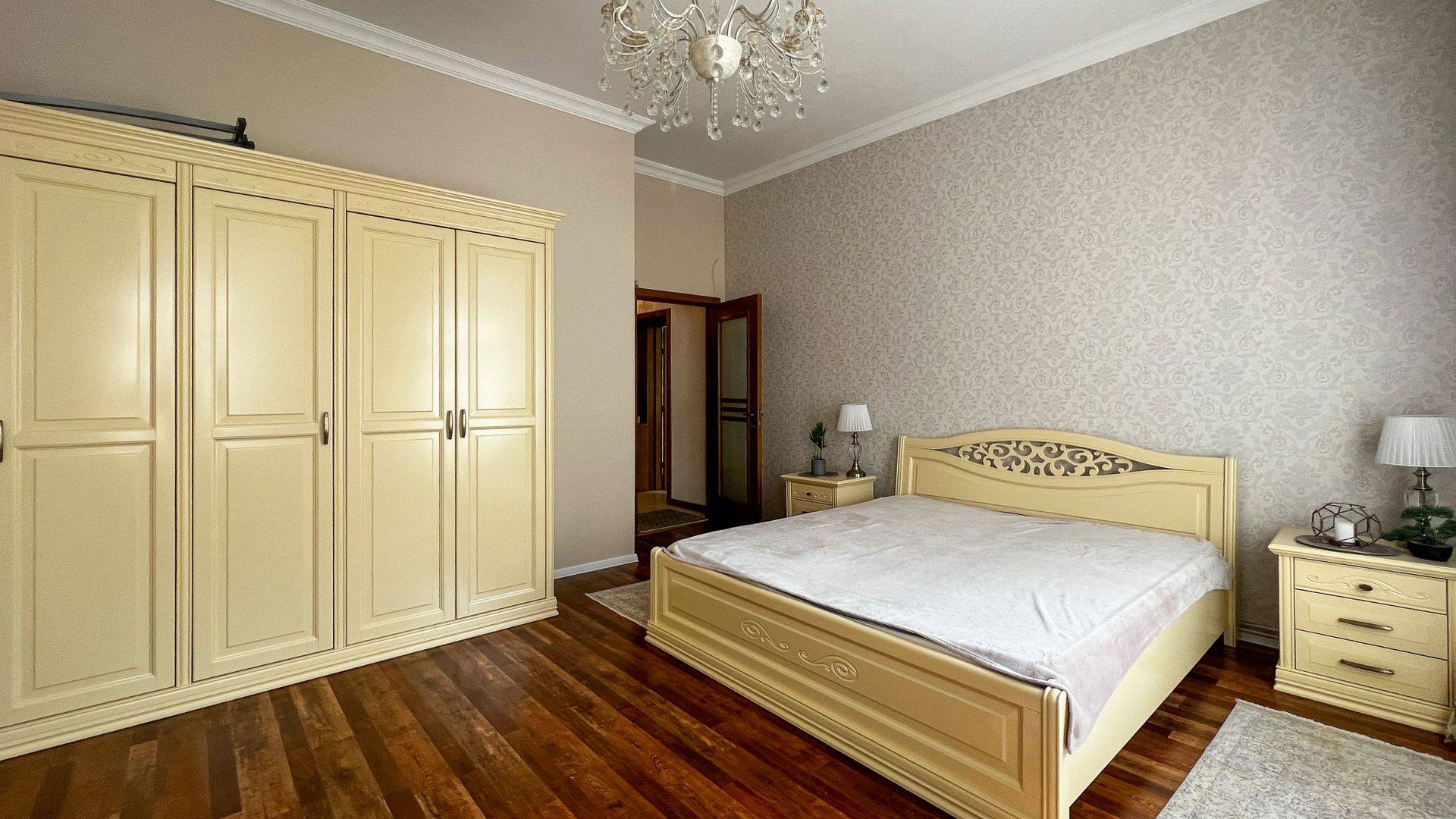 Apartament in casă - zonă centrală! - Poză 2