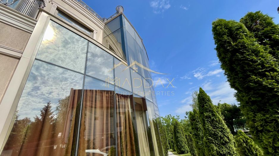 Impressive Villa *1500 SQM usable* 2613 SQM land / Open to the lake - Poză 3