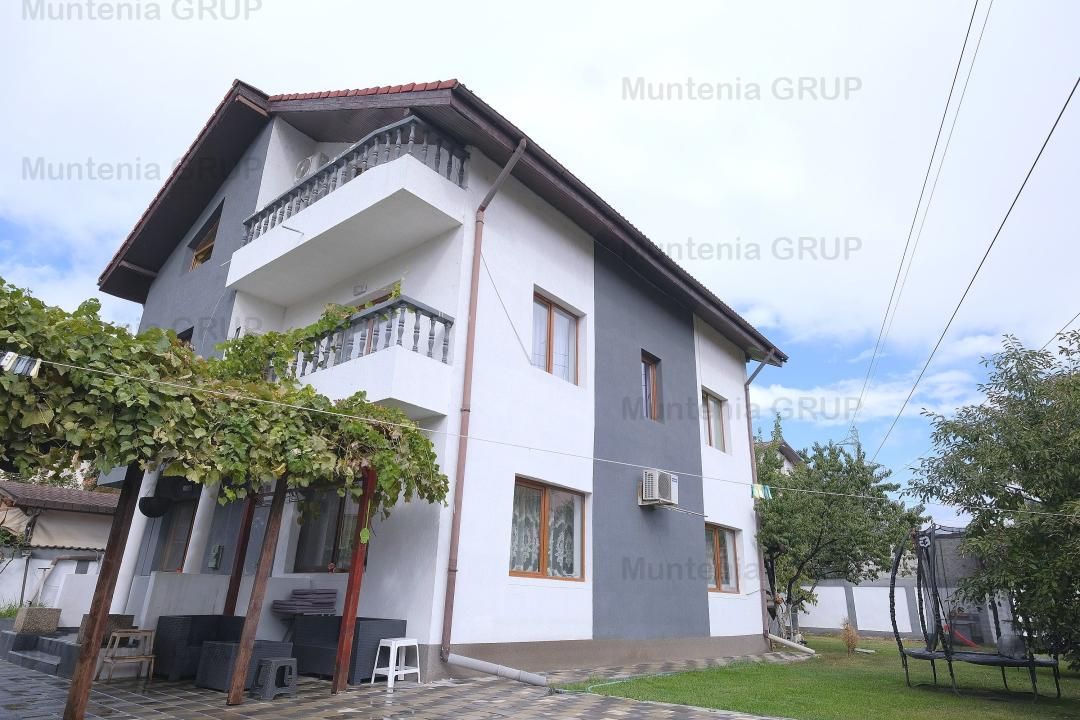 DOBROESTI - Str. Doinei, vila P+E+M, 6 camere, 3 bai cu fininsaje LUX - Poză 23