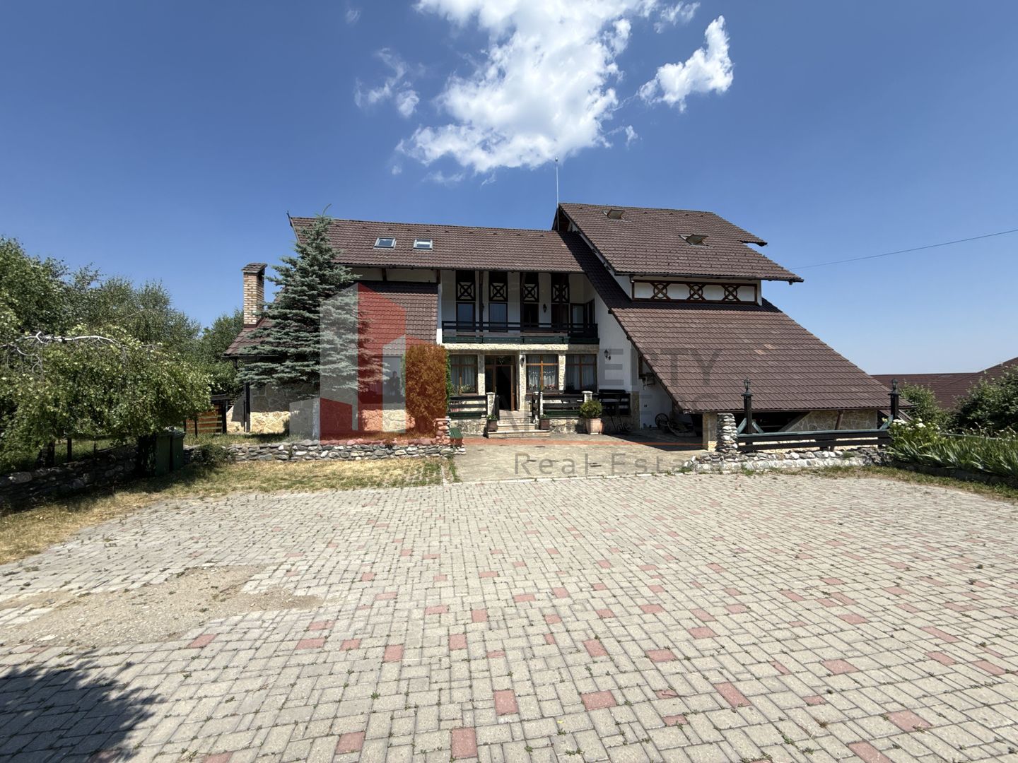 Pensiune Bran Sohodol | 10 camere | oportunitate investiționala - Poză 1