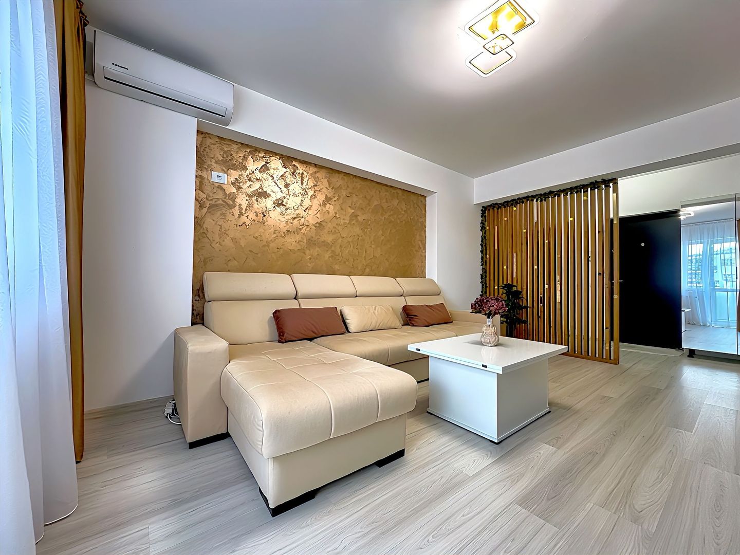 3 camere decomandat bucatarie inchisa 79mp Grand Arena parcare inclusa - Poză 6