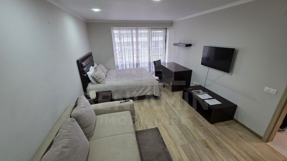 Garsoniera decomandata spatioasa Tractorul Coresi 52mp parter - Poză 2