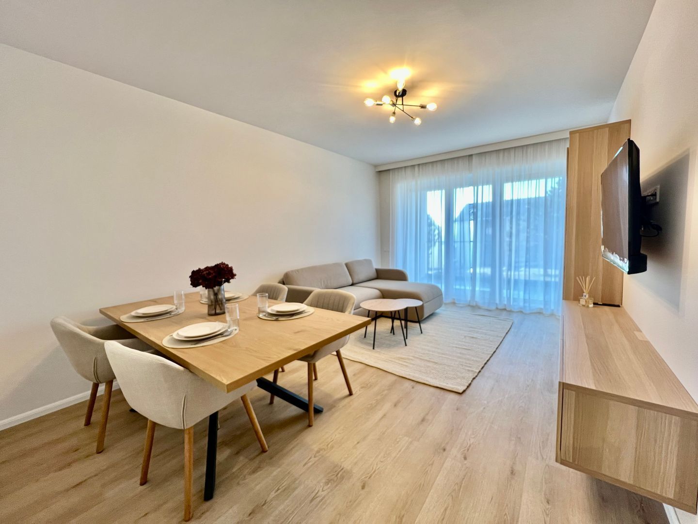 Apartament cu 3 camere, decomandat, la cheie terasă 9.11 - întabulat - Poză 2