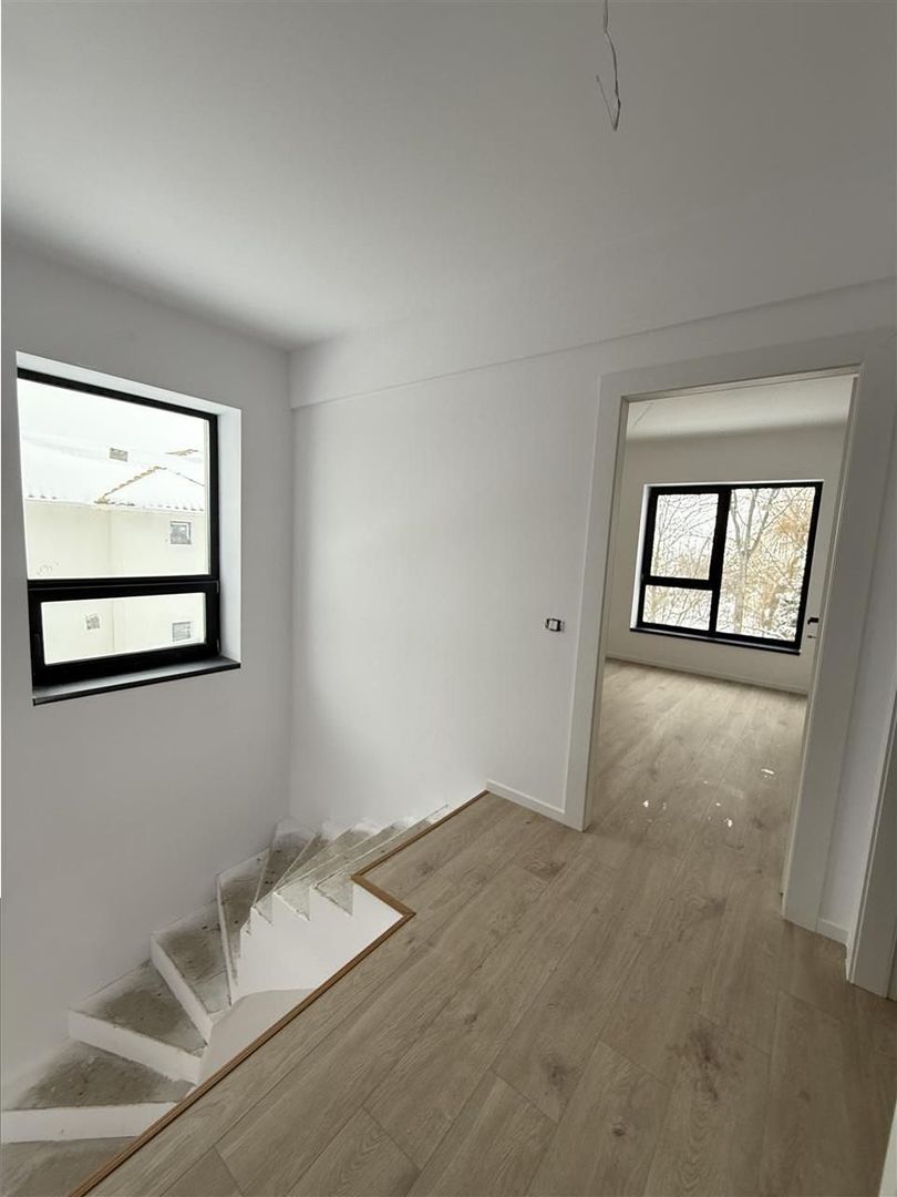 De vanzare Vila Str. Daliei - Petresti Corbeanca Ilfov - Poză 13
