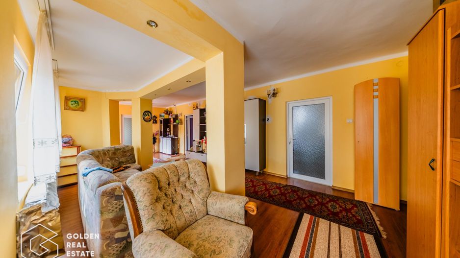 Casa situata in comuna Seitin, la cheie - Poză 9