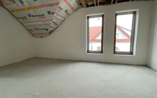 Casa spatioasa cu 1000 mp teren in Aiton - Poză 13