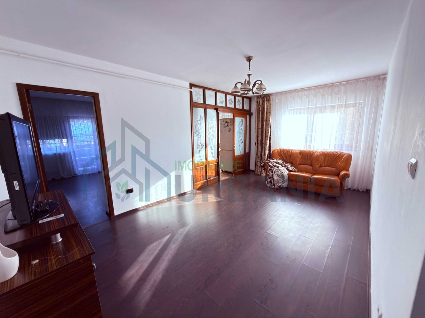 Apartament 3 camere de vanzare Bucium - Poză 2