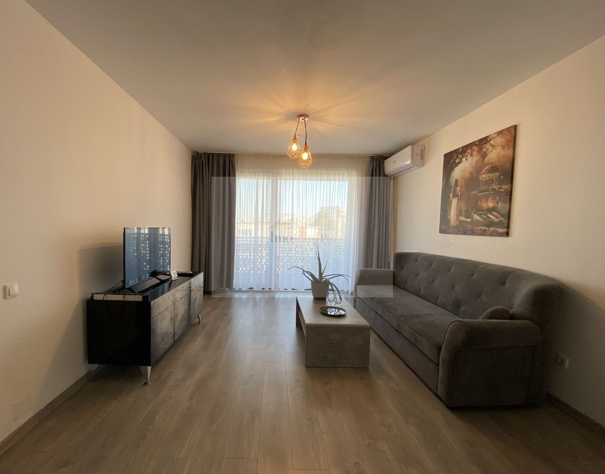 Închiriere apartament 3 camere - Poză 1