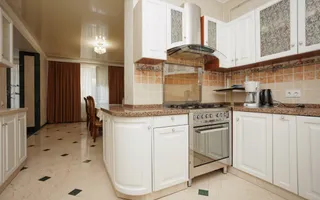Chirie, casă, 6 camere, Strada Trifan Baltă, Centru - Poză 13