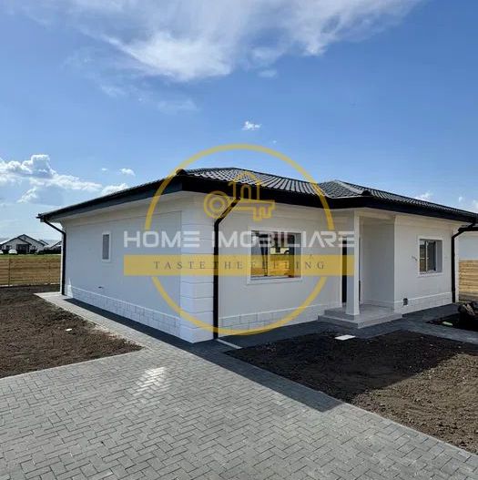 Casa 4 camere, 2 bai, incalzire in pardoseala, canalizare, Miroslava-Vorovesti - Poză 1