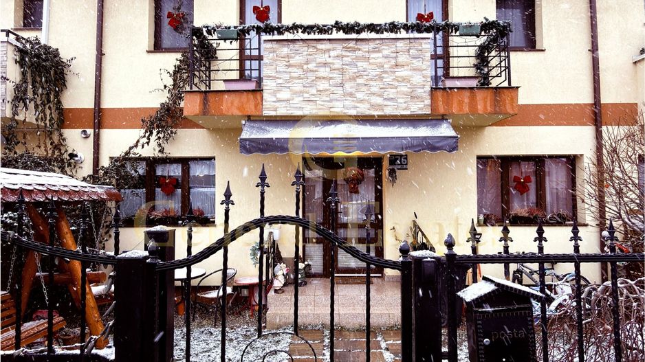 Casă tip triplex de vânzare în Sânpetru - Poză 1