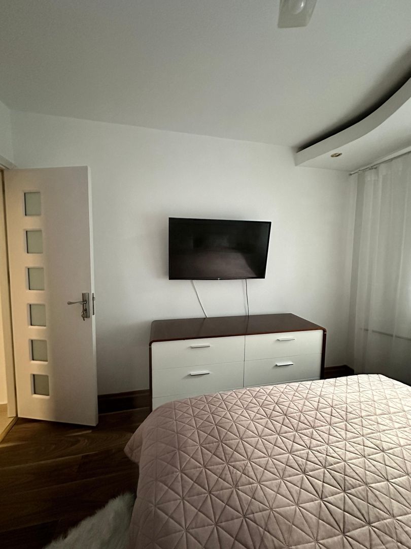 Apartament 2 camere de închiriat Apărătorii Patriei Loc de parcare - Poză 3