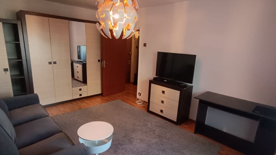 Inchiriez Ap. de 3 camere Decomandat Gorjului - Poză 1