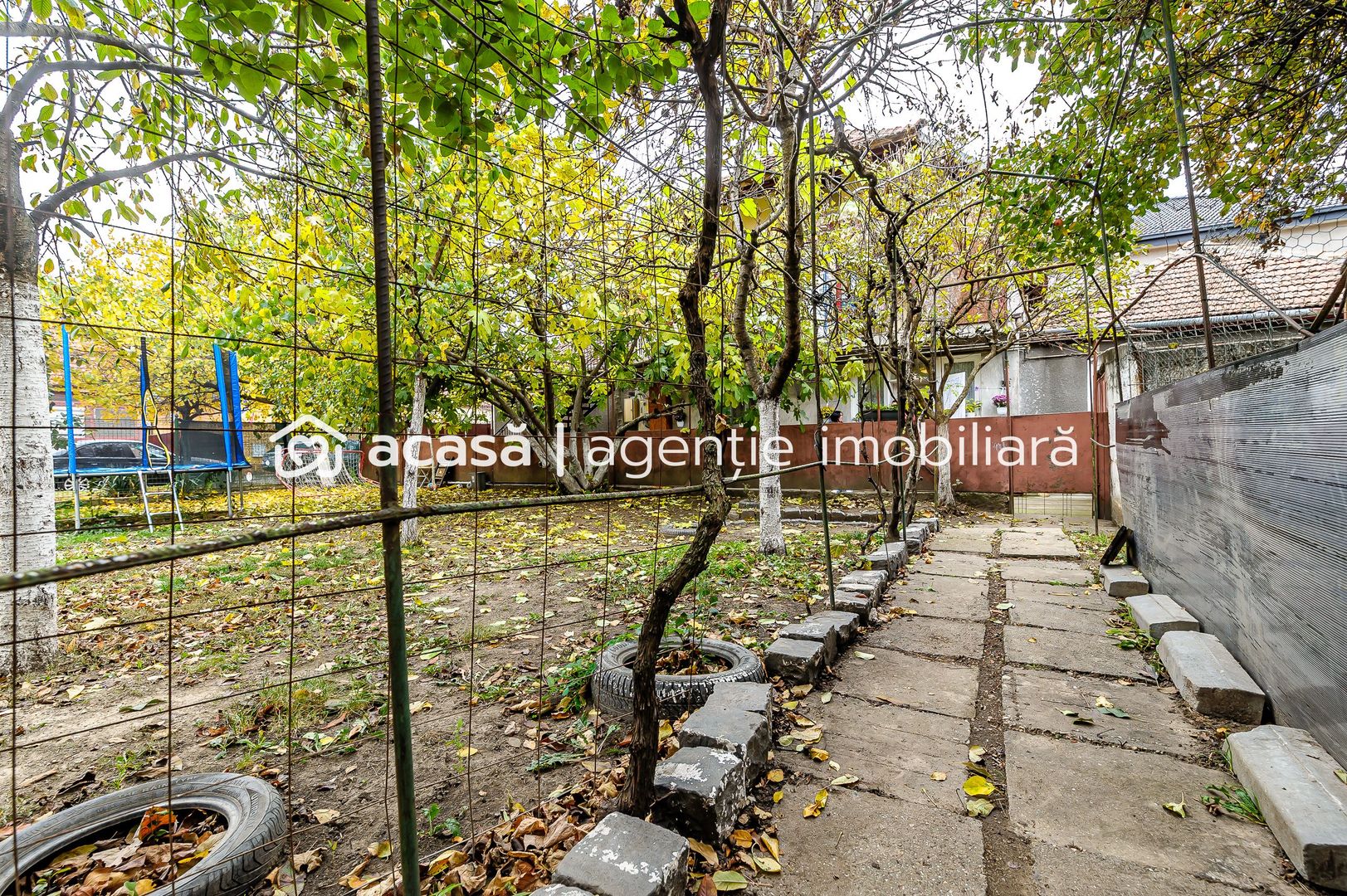 Locuință pentru familie mare apartament la casă, cu teren, Bujac. - Poză 11