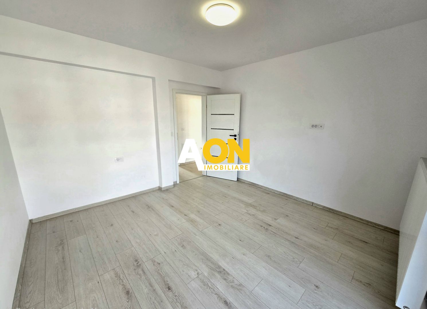 1/2 Duplex, 4 Camere, Ultrafinisat, Zona Alba - Micești - Poză 14