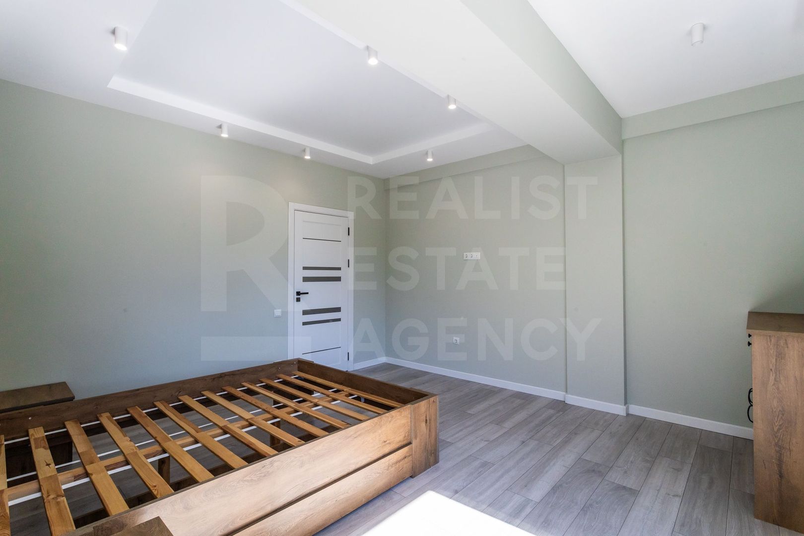 Vânzare, apartament 3 camere, 82.8 mp, str. Nicolae Dimo, Rîșcani - Poză 3