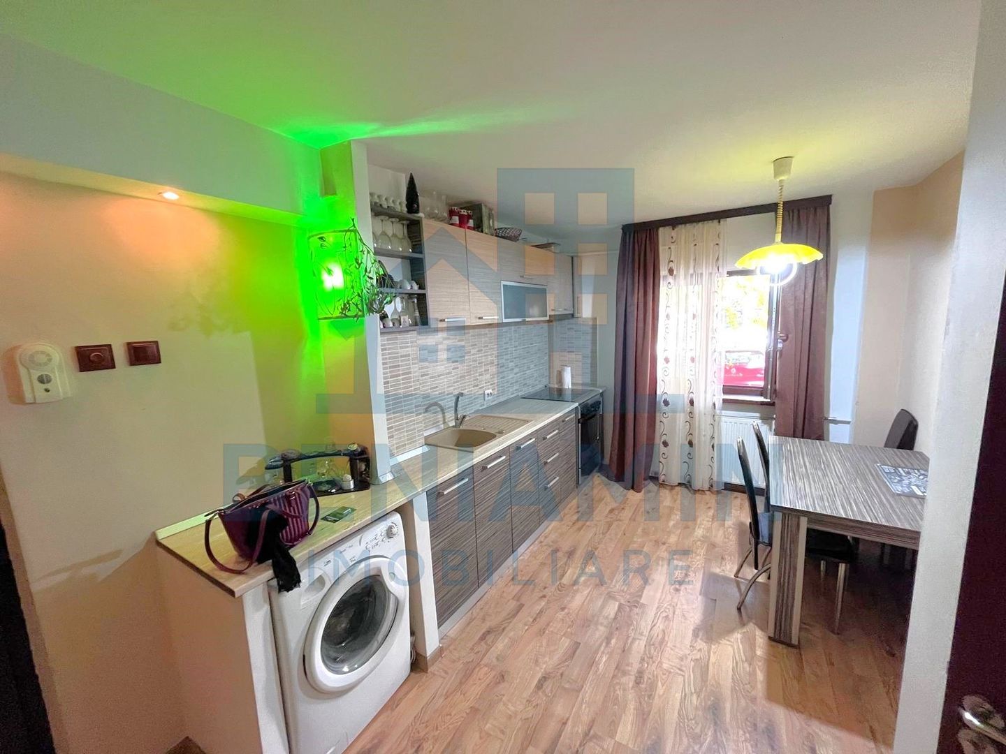 Apartament-2 Semi-Parter-Mobilat-Utilat-Rovine-Langa Damarin - Poză 3