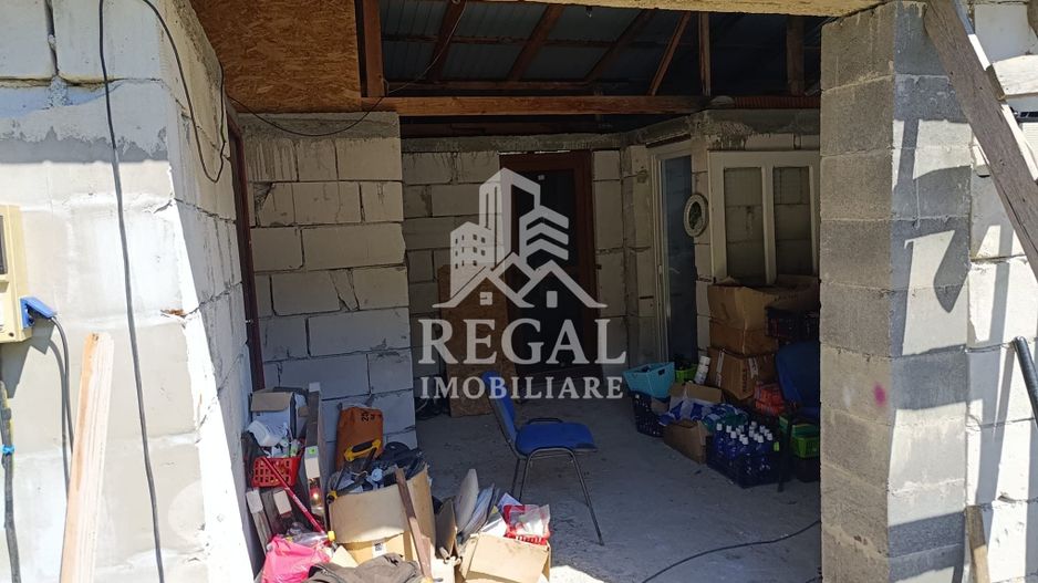 Casă la gri de vânzare – Central, 2800 mp teren - Poză 3