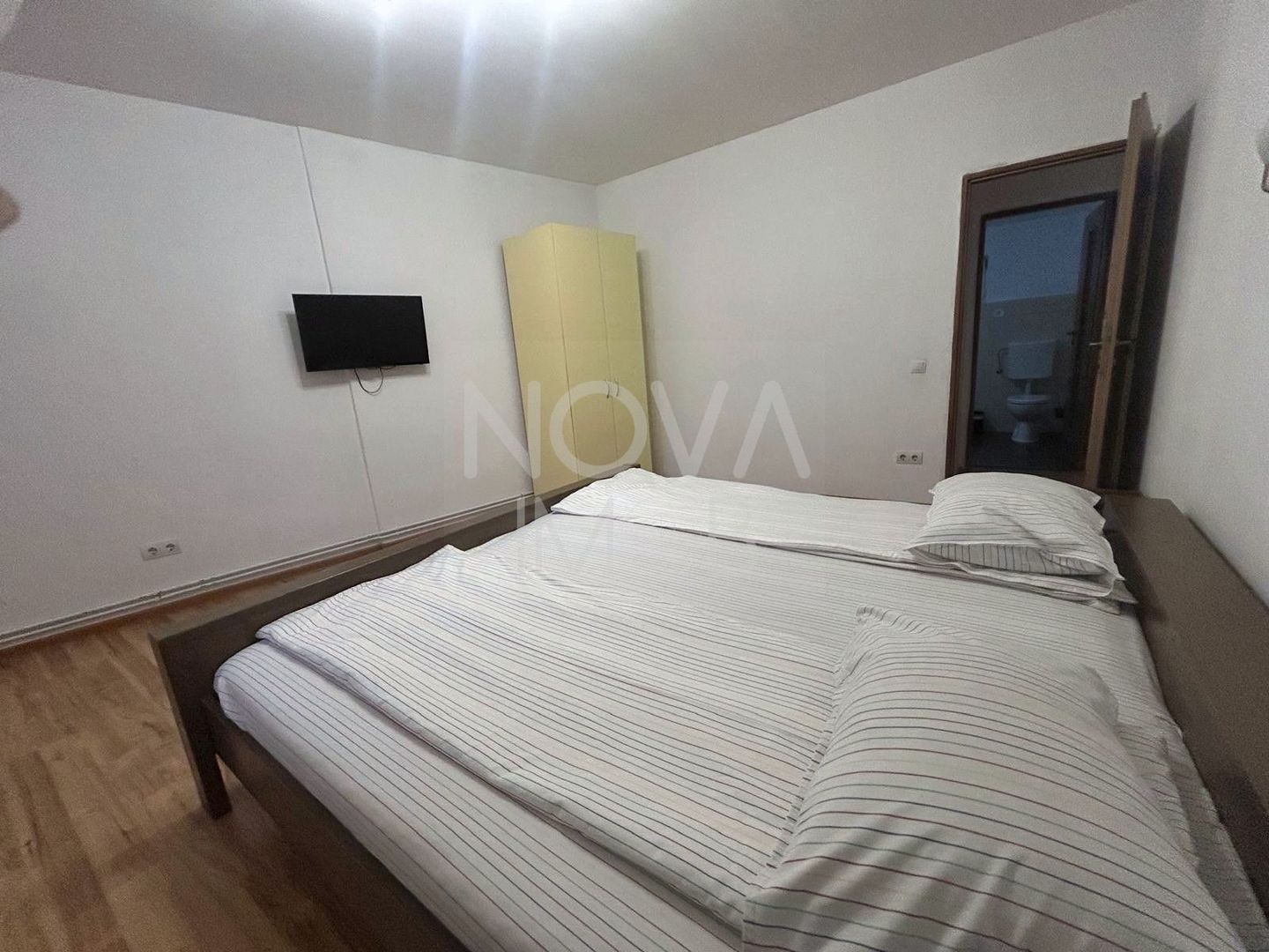 Casa de vanzare 200 mp cu spatiu comercial la parter, strada Lunga - Poză 7