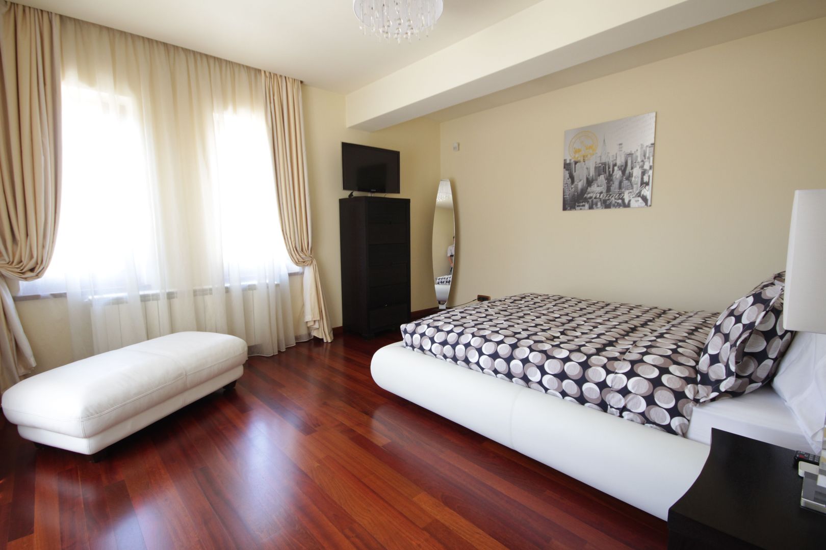 O casa deosebita cu Piscina - Poză 13