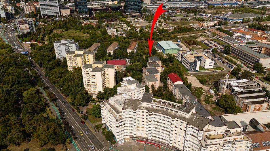 Un apartament cum rar găsești, în centrul orasului | 4 camere & 2 bai - Poză 24