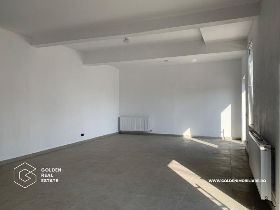 Spatiu comercial Micalaca, 70 mp, acces stradal, centrala proprie, parcare - Poză 2