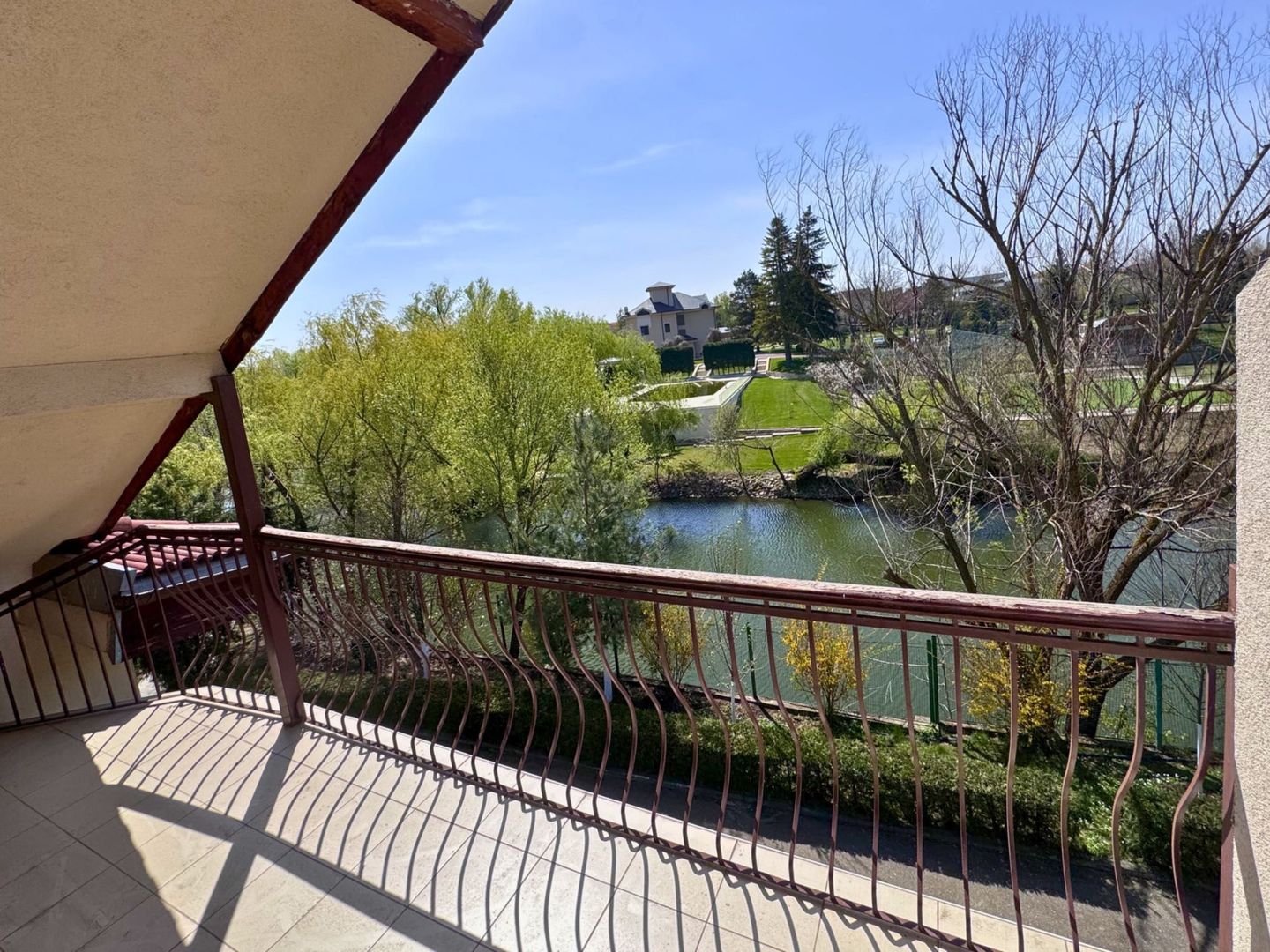 Vilă 6 camere Pipera| Iancu Nicolae | vedere lac | curte 200 mp - Poză 1