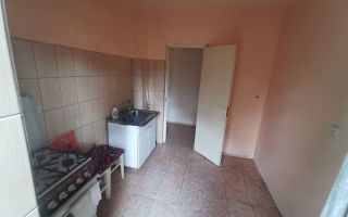 Apartament decomandat, 2 camere,  zona Vasile Aron - Poză 4