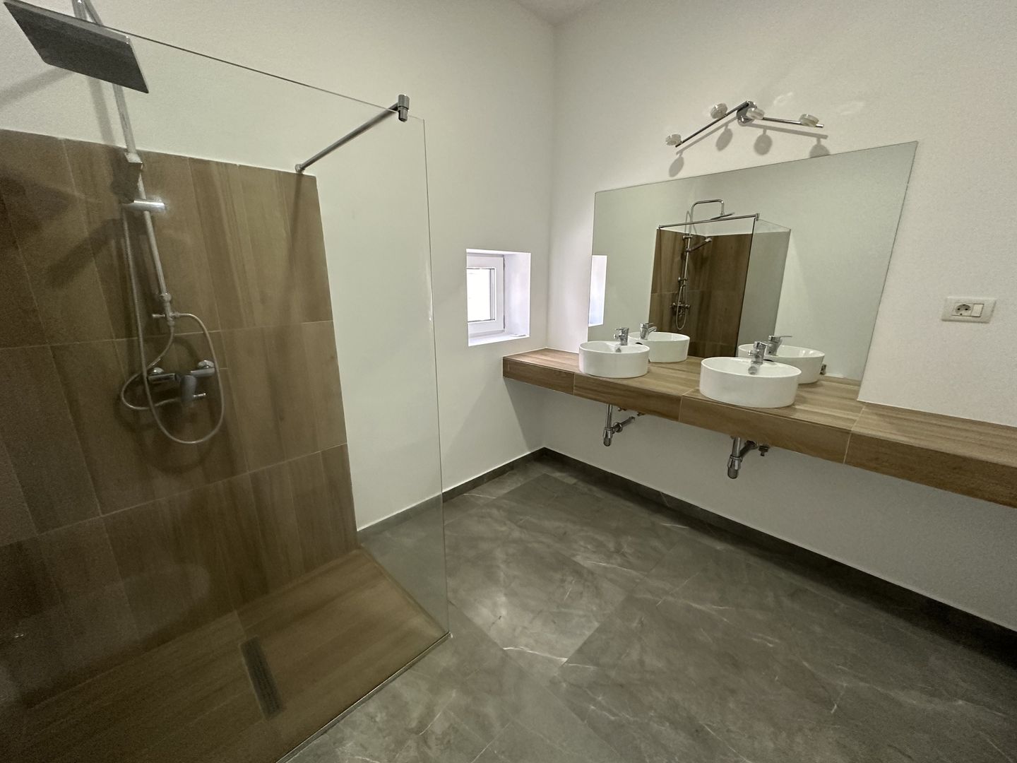 Casa individuala moderna in zona de Nord - Poză 25