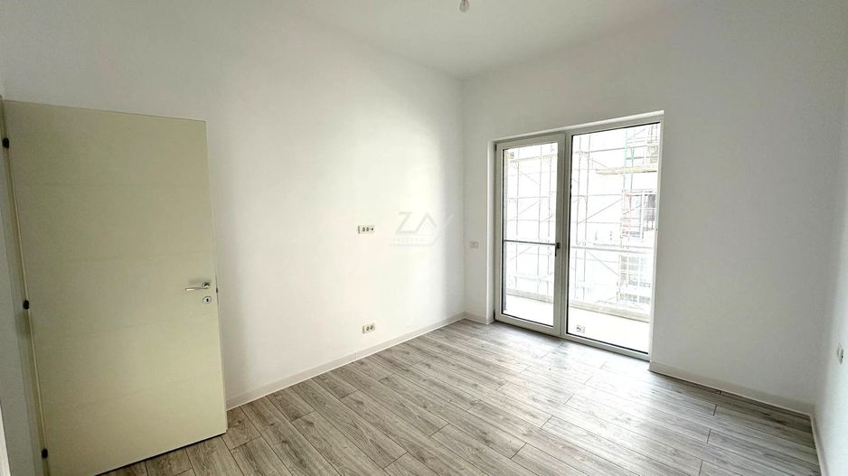 Etaj 1. Balcon mare. Loc de parcare. - Poză 5