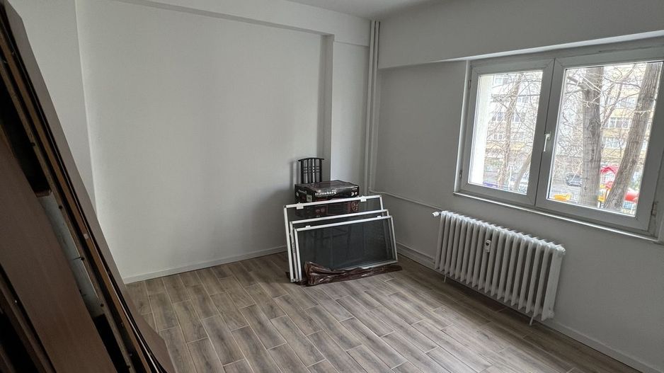 Vanzare 3 camere decomandat | etaj 1 aleea Sinaia Colentina - Poză 1