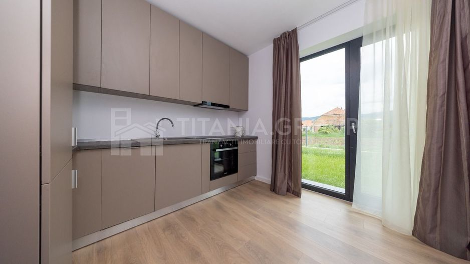 Casa individuala 4 camere, teren de 596 mp, partial mobilata, Cristian - Poză 11