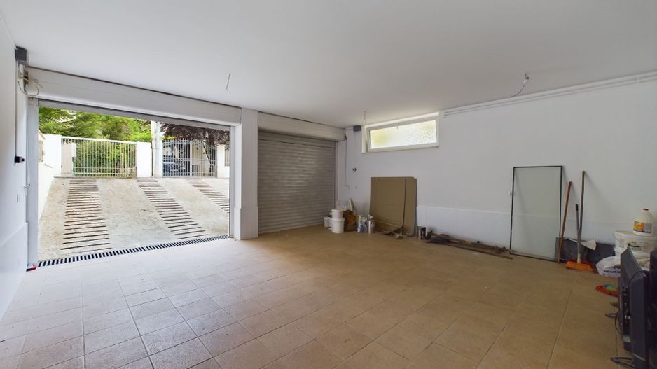 Vilă pe Șoseaua Nordului- Pretabilă pt. Locuit/Activitate Comercială - Poză 7