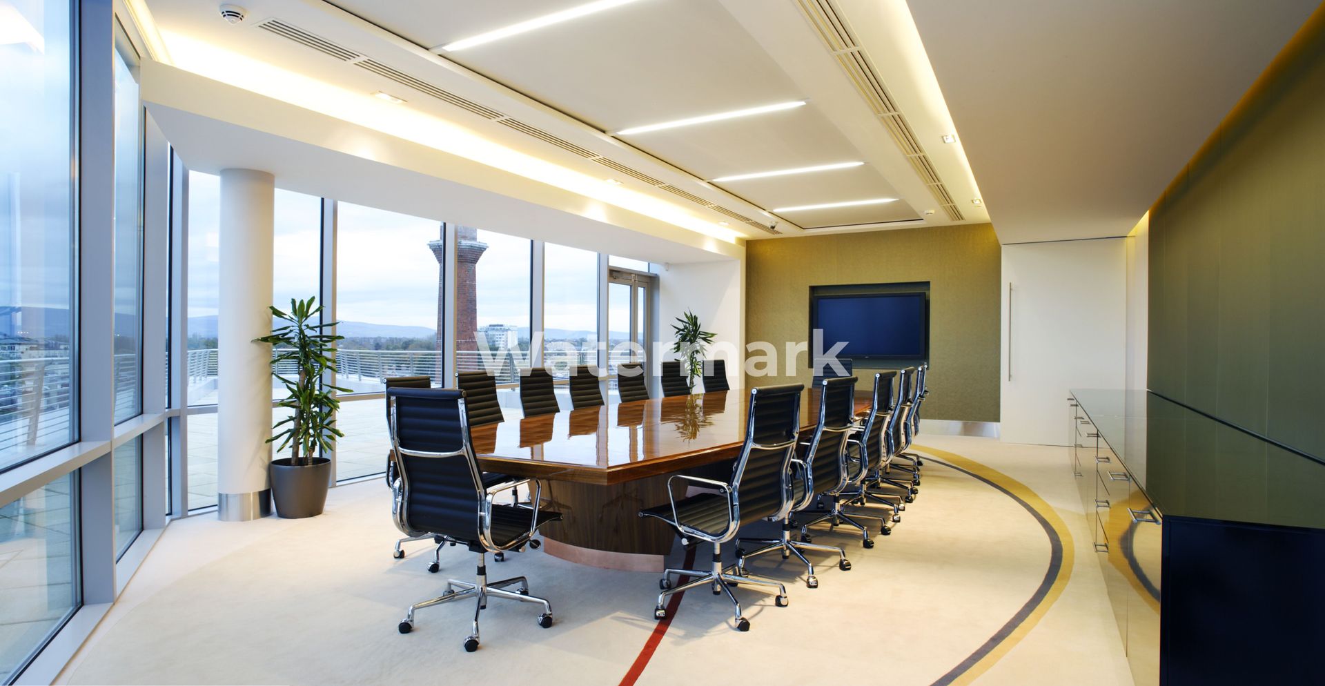 Sedu de banca ultracentral de inchiriat - Poză 16