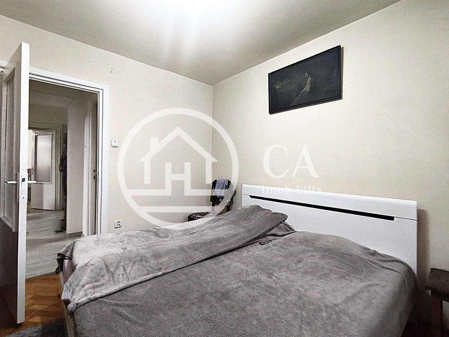 Apartament de vânzare cu 3 camere în zona Rogerius, Oradea - Poză 2