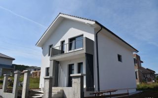 Casă individuală, 5 camere – 4 dormitoare, 3 băi, teren 700 mp - Poză 1
