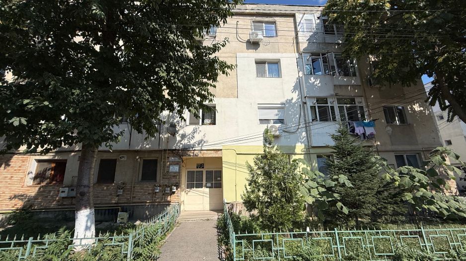 Garsonieră 27 mp cu balcon - etaj 2 - nemobilata -bloc an 1980 - Poză 21