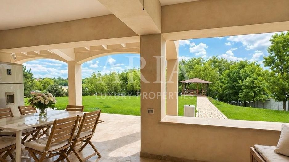 SNAGOV VILA | 36m DESCHIDERE LA LAC | PONTON 250mp | JACUZZI | SPA | BOWLING - Poză 21