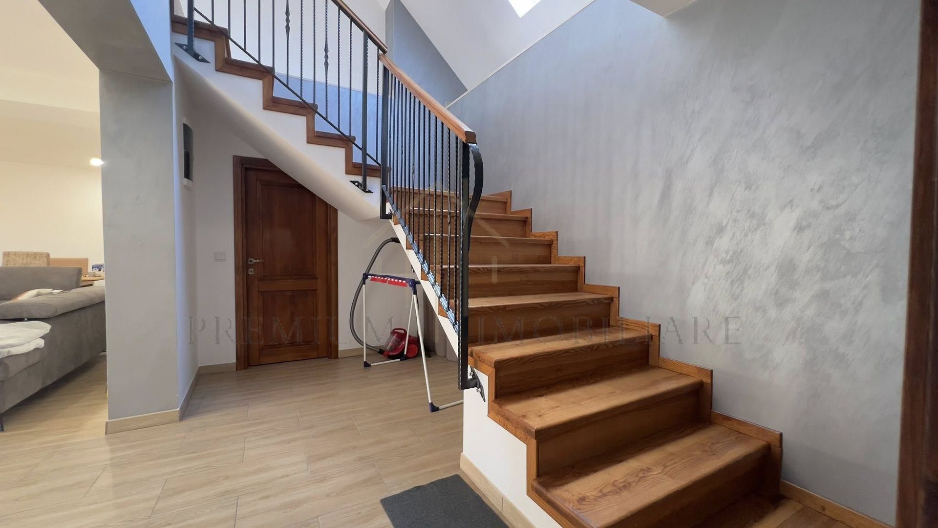 Casa de vanzare la 13 km de Onesti - Poză 14