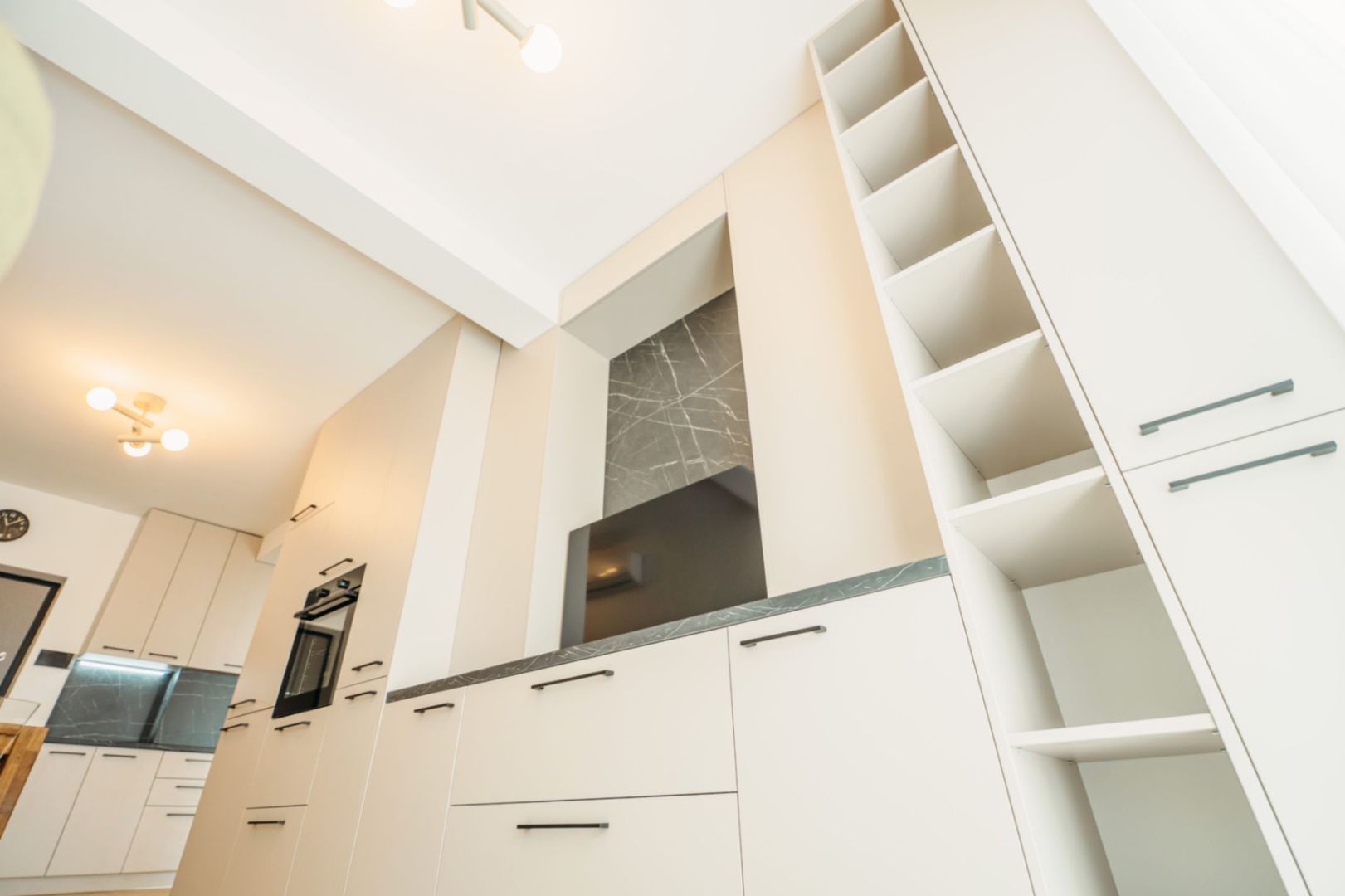 Apartament Ultracentral | 2 Camere | Prima Închiriere | Parcare - Poză 4