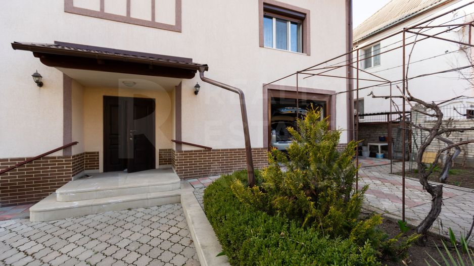 Vânzare, casă, 6 camere, str. Pomicultorilor, Codru - Poză 2