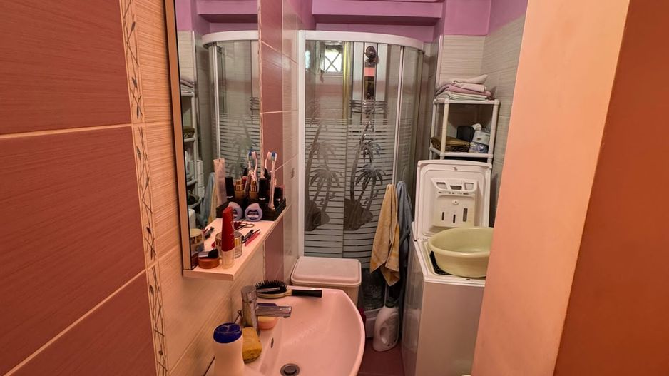 Decomandat si spatios - Poză 9