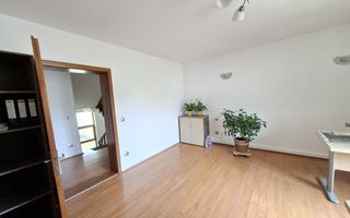 Spatiu birouri casa individuala curte proprie 9 birouri Selimbar - Poză 15