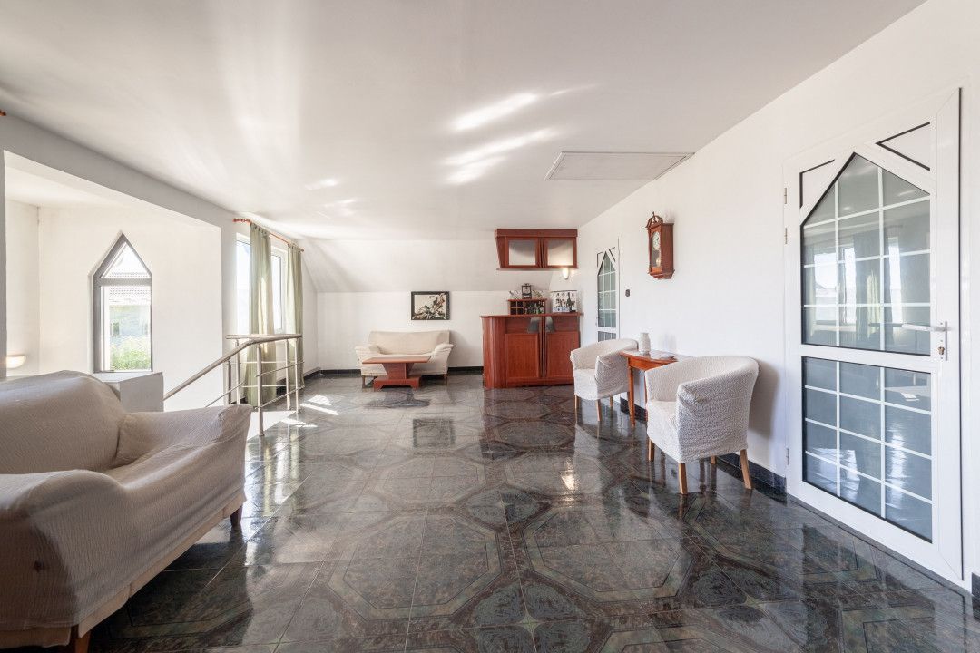 Casa visurilor cu 4000 mp livada roditoare si gradina Darmanesti-Arges - Poză 2